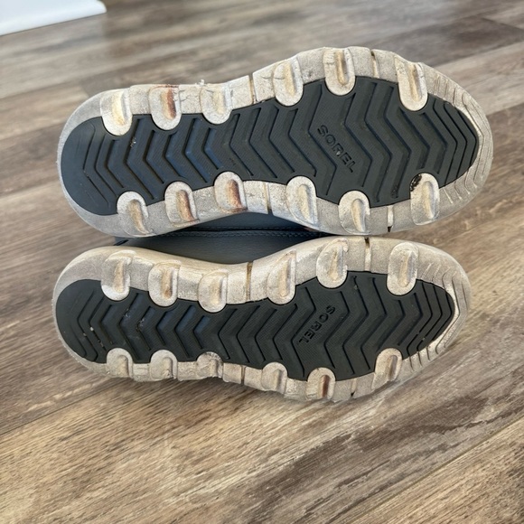 SOREL Youth Whitney II Joan Lace Boots - Felt Fabric and Colorful Laces - Picture 7 of 13